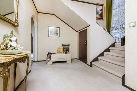 Photo of property in 24 Coronation Road, Hillcrest, Auckland, 0627