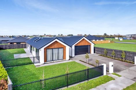 Photo of property in 74 Turuturu Road, Hawera, 4674