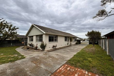 Photo of property in 461 Mairehau Road, Parklands, Christchurch, 8083