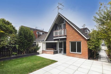 Photo of property in 2/443 Avonhead Road, Avonhead, Christchurch, 8042