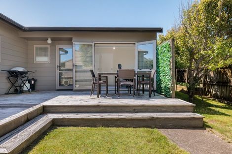 Photo of property in 128b Karewa Parade, Papamoa Beach, Papamoa, 3118