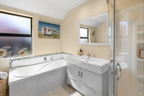 Photo of property in 5 Henley Close, Rolleston, 7614