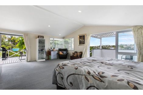 Photo of property in 1/14 Kiteroa Terrace, Rothesay Bay, Auckland, 0630