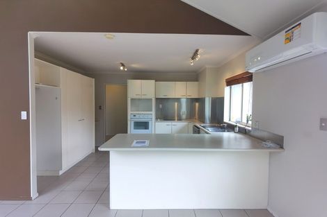 Photo of property in 1/33 Ben Nevis Place, Northpark, Auckland, 2013