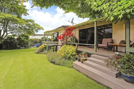 Photo of property in 35 Links View Drive, Omokoroa, 3114