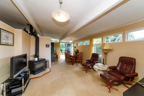 Photo of property in 16 Wikiriwhi Crescent, Awapuni, Palmerston North, 4412