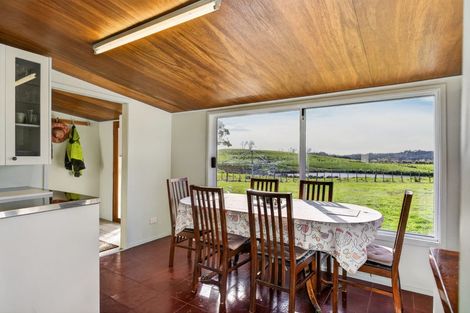Photo of property in 272 Huarau Road, Whakapirau, Maungaturoto, 0583