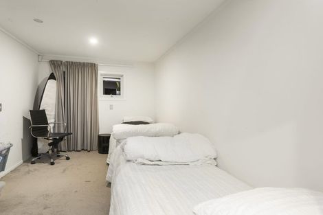 Photo of property in 2/5 Larchwood Avenue, Westmere, Auckland, 1022