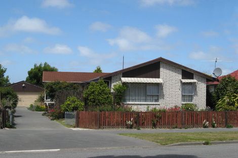 Photo of property in 10 Karnak Crescent, Russley, Christchurch, 8042