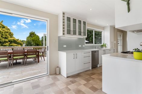 Photo of property in 6 Mowbray Place, Sunnynook, Auckland, 0620