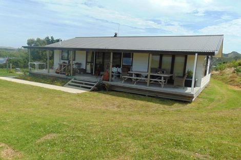 Photo of property in 44b Crosland Road, South Head, Helensville, 0874