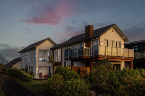 Photo of property in 24 Pukenamu Road, Rainbow Point, Taupo, 3330