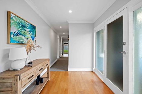 Photo of property in 19 Lawrence Crescent, Hillpark, Auckland, 2102