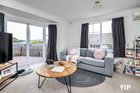 Photo of property in 74 Guadeloupe Crescent, Grenada Village, Wellington, 6037