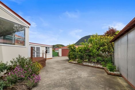Photo of property in 27 Devon Street, Picton, 7220