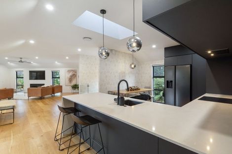 Photo of property in 32a Braemar Road, Castor Bay, Auckland, 0620