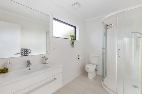 Photo of property in 7a Sandino Place, Grenada Village, Wellington, 6037