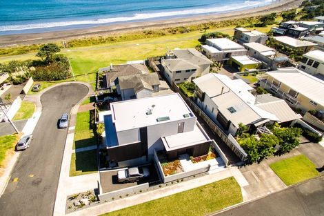 Photo of property in 5 Seaton Street, Strandon, New Plymouth, 4312