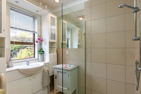 Photo of property in 102 Waikawa Road, Picton, 7220