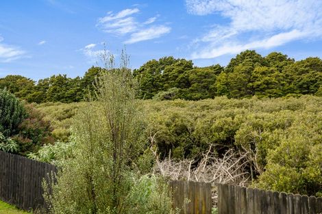 Photo of property in 2/33 Seaward Place, Wattle Downs, Auckland, 2103