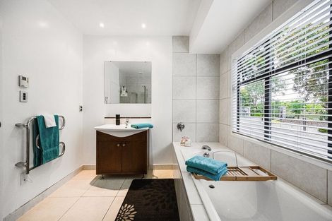 Photo of property in 368 Matua Road, Kumeu, 0891