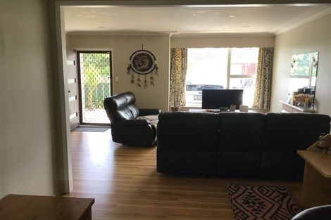 Photo of property in 1/1 Pine Street, New Lynn, Auckland, 0600
