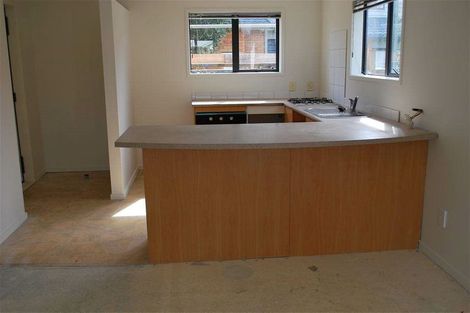 Photo of property in 4/36 West Coast Road, Glen Eden, Auckland, 0602