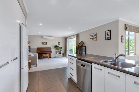 Photo of property in 15 Des Terry Way, Waipu, 0510