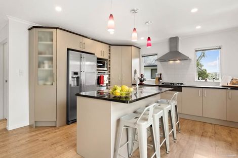 Photo of property in 687a Beach Road, Rothesay Bay, Auckland, 0630