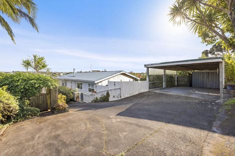 Photo of property in 13 Colmar Road, Mellons Bay, Auckland, 2014