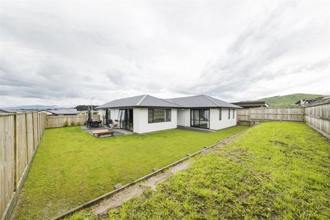 Photo of property in 202 Pacific Drive, Fitzherbert, Palmerston North, 4410
