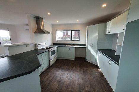 Photo of property in 10 Carl Place, Unsworth Heights, Auckland, 0632