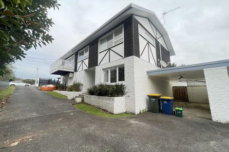 Photo of property in 1/64 Aberdeen Road, Campbells Bay, Auckland, 0620