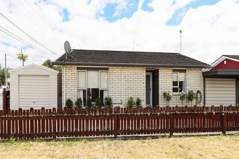 Photo of property in 2/204 Belvedere Road, Carterton, 5713