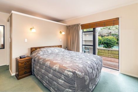 Photo of property in 4 Shera Street, Acacia Bay, Taupo, 3330