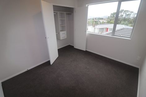 Photo of property in 2b Crystal Avenue, Te Atatu South, Auckland, 0602