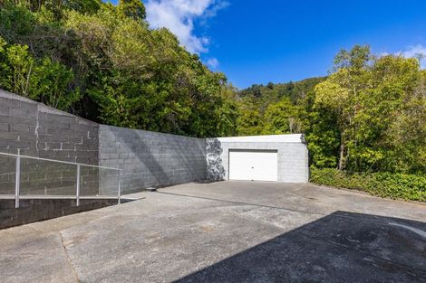 Photo of property in 29 Seaview Crescent, Picton, 7220