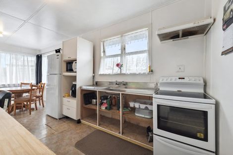 Photo of property in 3 Iredale Road, Hawera, 4610