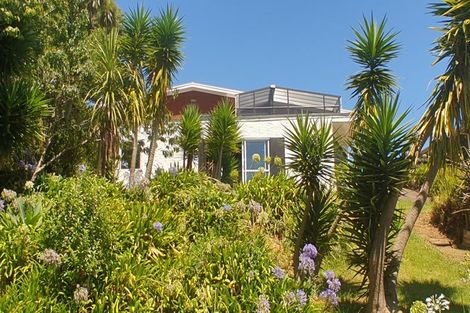 Photo of property in 60 Rewarewa Road, Te Atatu Peninsula, Auckland, 0610