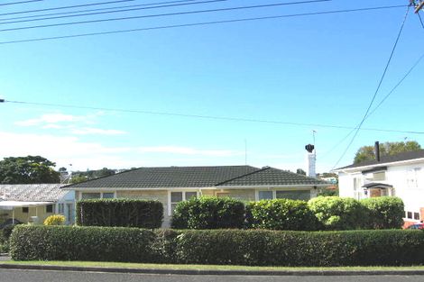 Photo of property in 8 Rock Isle Road, Torbay, Auckland, 0630