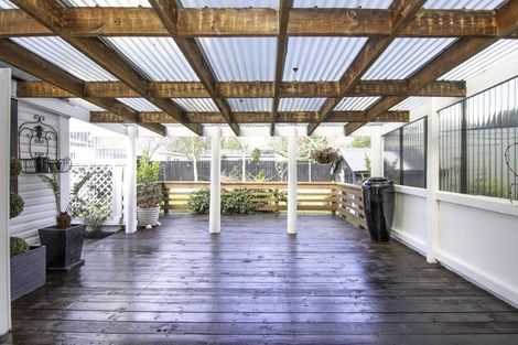 Photo of property in 320 Featherston Street, Palmerston North, 4410