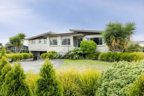 Photo of property in 1 Ashford Place, Havelock North, 4130