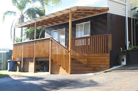 Photo of property in 1/179 Carlisle Road, Northcross, Auckland, 0632