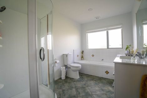 Photo of property in 12 Pendennis Point, Camborne, Porirua, 5026