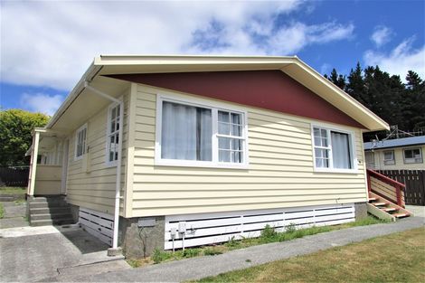 Photo of property in 33 Stockdale Street, Wainuiomata, Lower Hutt, 5014