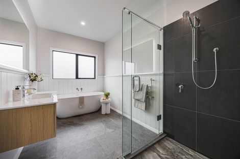 Photo of property in 106 Metoriti Crescent, Karaka, 2124