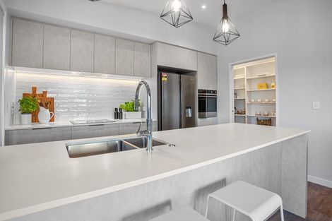 Photo of property in 16 Te Kaka Place, Omokoroa, 3114