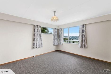 Photo of property in 28-28b Jane Grove, Paparangi, Wellington, 6037