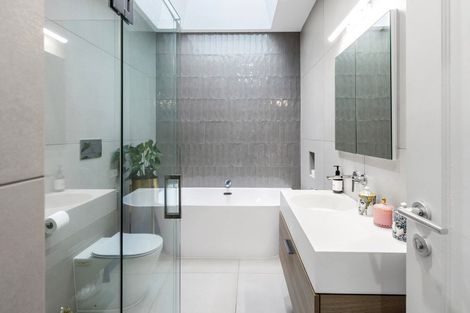 Photo of property in 35 William Denny Avenue, Westmere, Auckland, 1022