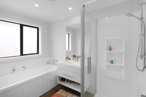 Photo of property in 7a Blennerville Close, Marton, 4710